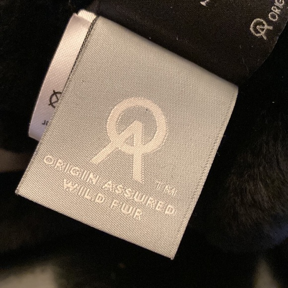 Mink Cap, Saga Furs - Picture 8 of 11